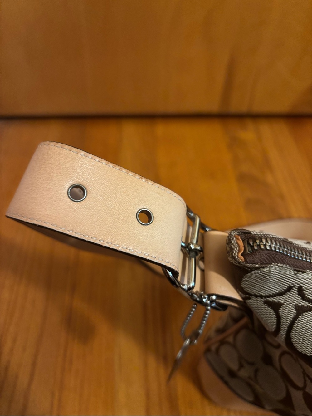 Coach Signature Canvas Hobo Bag in Khaki/Tan EUC - Picture 16 of 16